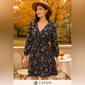 🌸 Cupshe Navy Floral Long Sleeve Dress (Size L)